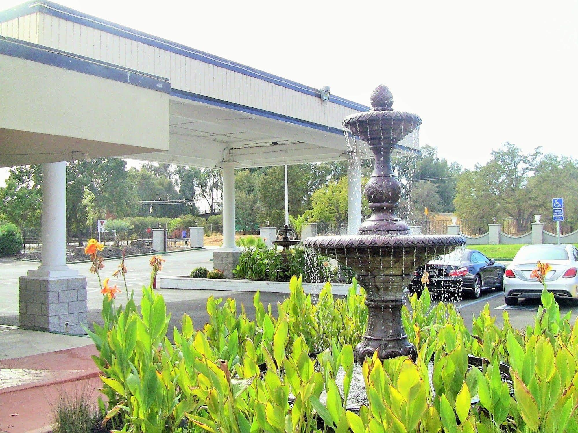 Surestay Plus Hotel By Best Western Sacramento Cal Expo Экстерьер фото